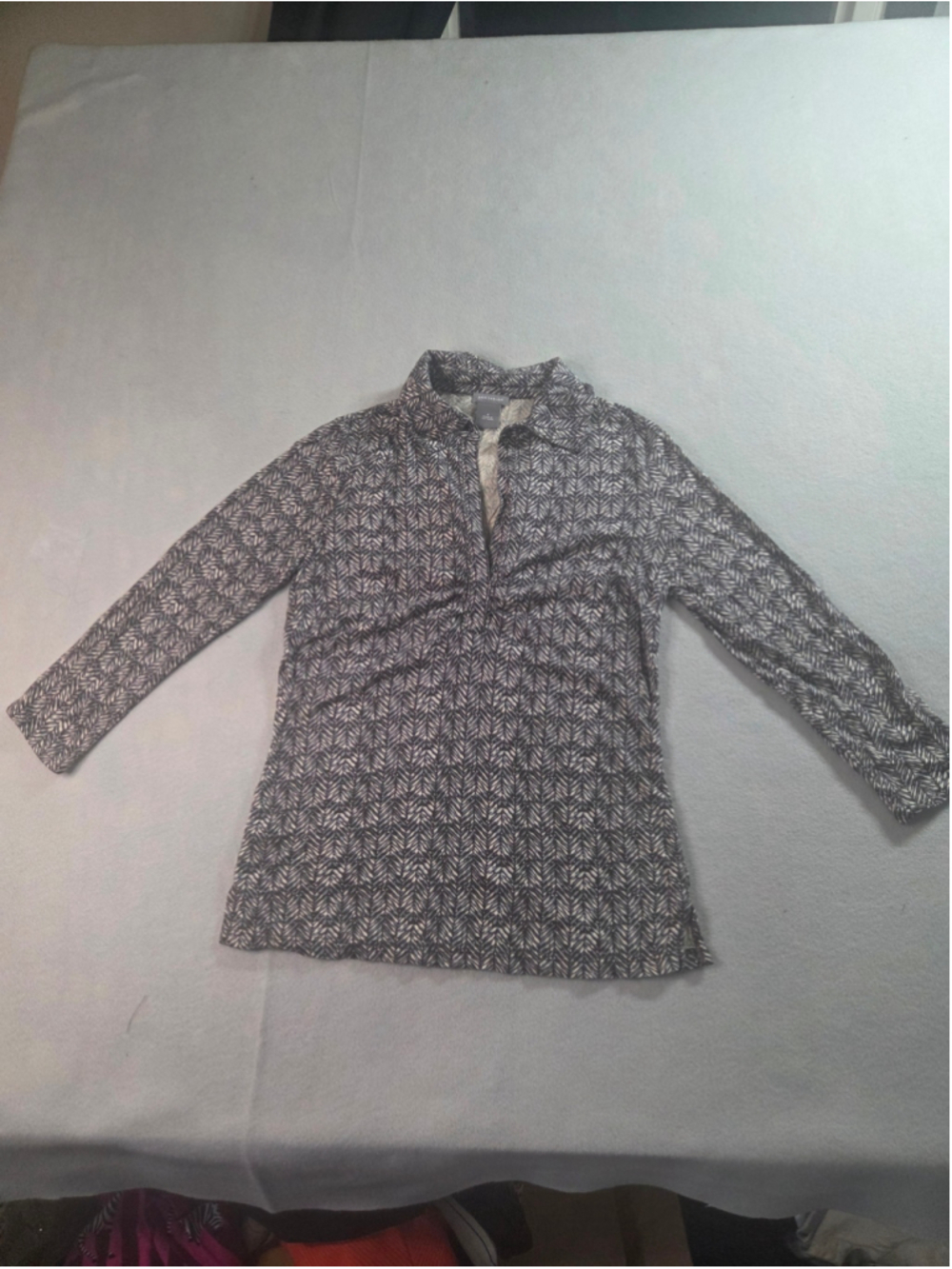 Women's Ann Taylor Blouse Size S Black White Patterned Long Sleeve Top